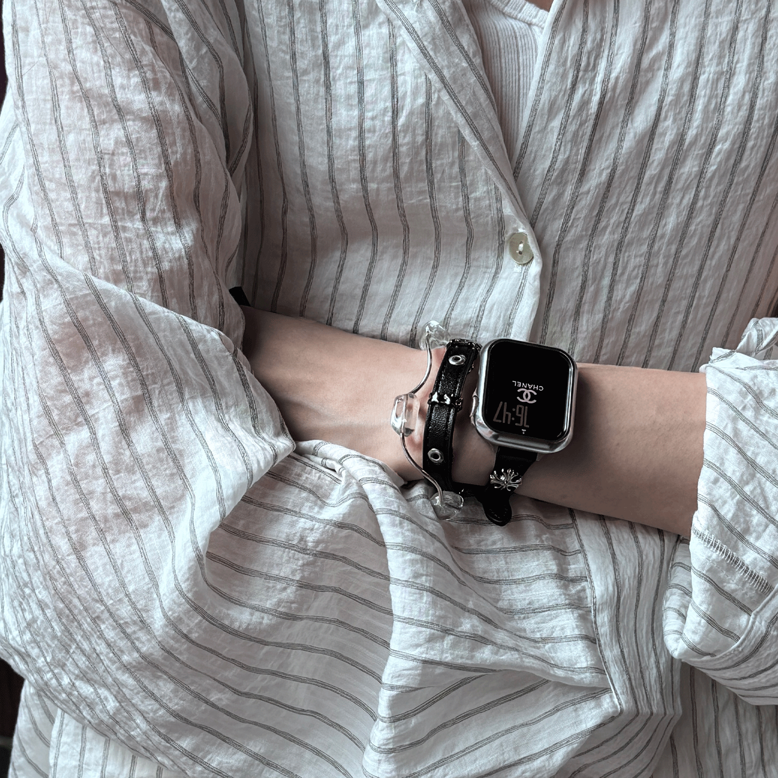 Vintage Cross Rivet Double Tour Bracelet